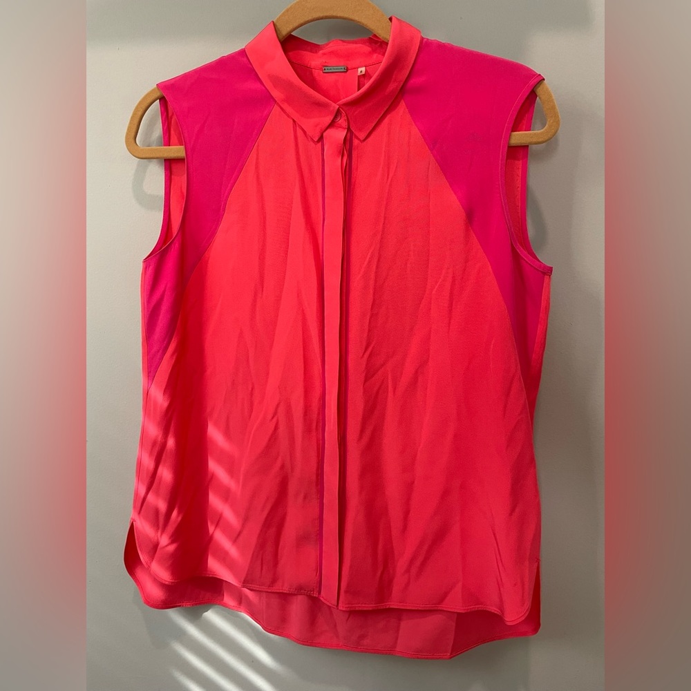 Elie Tahari Sleeveless blouse.
